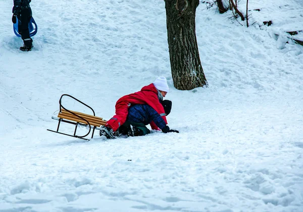 Dnepropetrovsk Ukraine 2021 Children Ride Sled Slide Winter Outdoor Play — Zdjęcie stockowe
