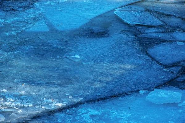 Winter Natuur Achtergrond Met Blokken Ijs Bevroren Water Het Voorjaar — Stockfoto