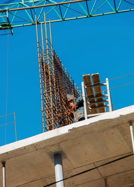 Dnepropetrovsk Ukrayna 2022 Nşaat Işleri Binaların Inşası Için Takviye Şçiler — Stok fotoğraf