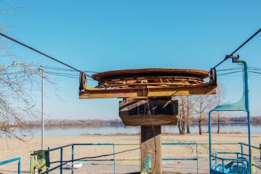 Dnepropetrovsk 'taki eski teleferik. Kablo yolu ekipmanları ve mekanizmaları.