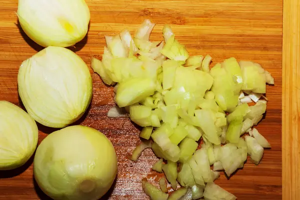 Fresh Chopped Onion Wooden Cutting Board — Stock Photo, Image