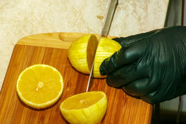 Process Preparing Alcoholic Drink Limoncello Home Male Hands Black Gloves — Stockfoto