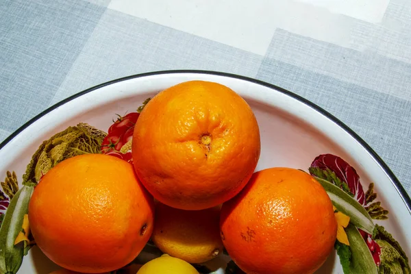 Bright Orange Oranges Bowl Gray Table — Fotografia de Stock