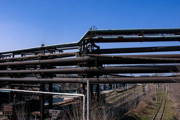 Gasodutos Numa Fábrica Metalúrgica Contra Céu Azul Conceito Crise Econômica — Fotografia de Stock