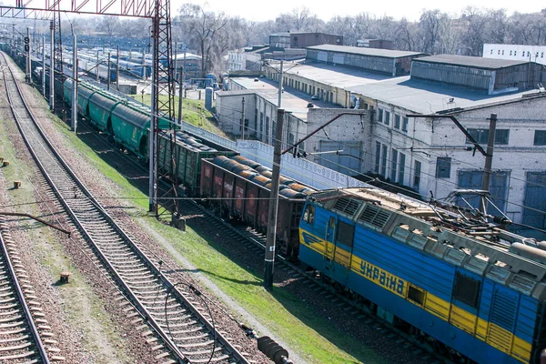 Perspectief Het Spoor Vervoerconcept Oekraïense Spoorwegknooppunt Het Rijtuig Een Inscriptie — Stockfoto