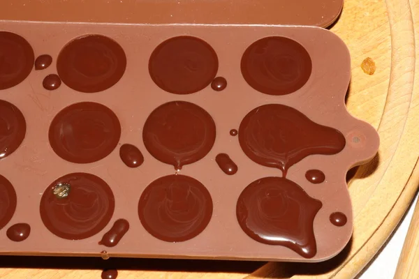 Moldes Silicona Para Dar Forma Chocolate Dulces Están Llenos Chocolate —  Fotos de Stock