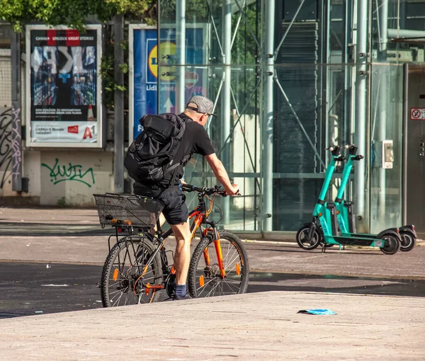 Vienna Austria June 2022 Healthy Lifestyle Man Bike Street Vienna — Fotografia de Stock