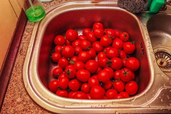 Ripe Red Tomatoes Prepared Washing Kitchen Sink — Photo