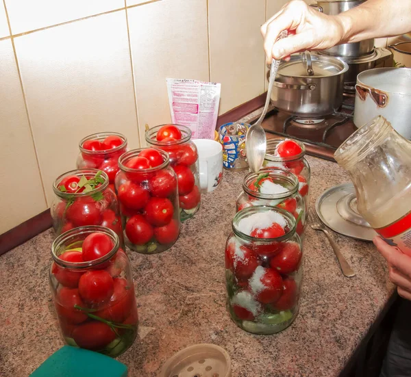 Process Preserving Tomatoes Winter Ripe Red Juicy Tomatoes Glass Jars — 스톡 사진