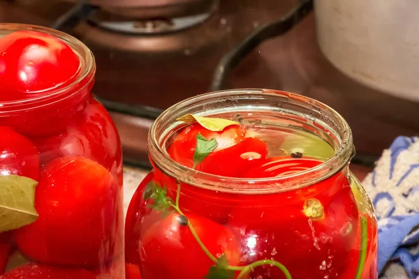 Process Preserving Tomatoes Winter Ripe Red Juicy Tomatoes Glass Jars — Stockfoto