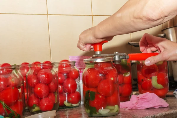 Process Preserving Tomatoes Winter Women Hands Close Lids Jars Ripe — Fotografia de Stock