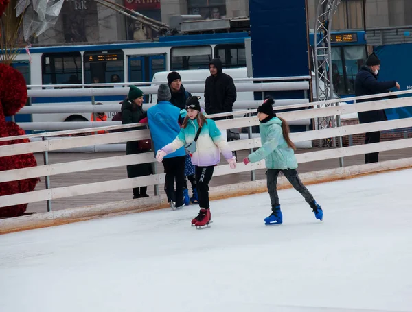 Dnipro Ukraine 2022 People Have Fun Skating Public Ice Rink — Stock Photo, Image