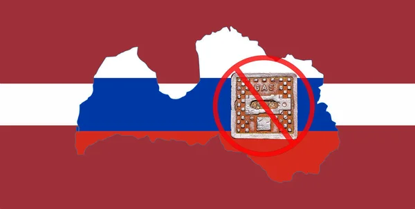 라트비아의 지도에는 모양이 그려져 러시아 국기에 파이프 시스템의 콜라주 에너지 — 스톡 사진