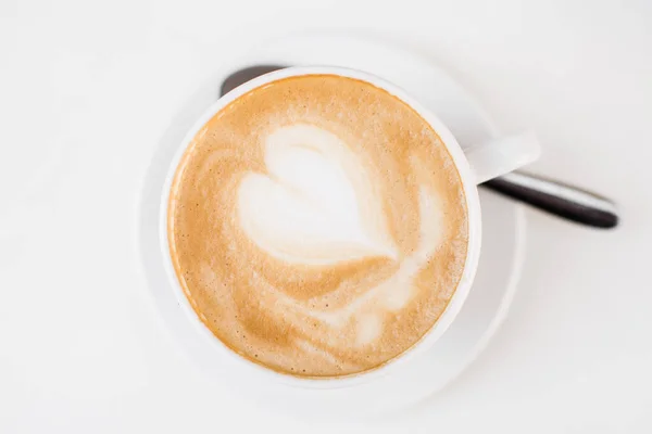 Filiżanka Cappuccino Rysunkiem Serca Filiżanka Miłości Rysunek Serca Kawie Latte — Zdjęcie stockowe