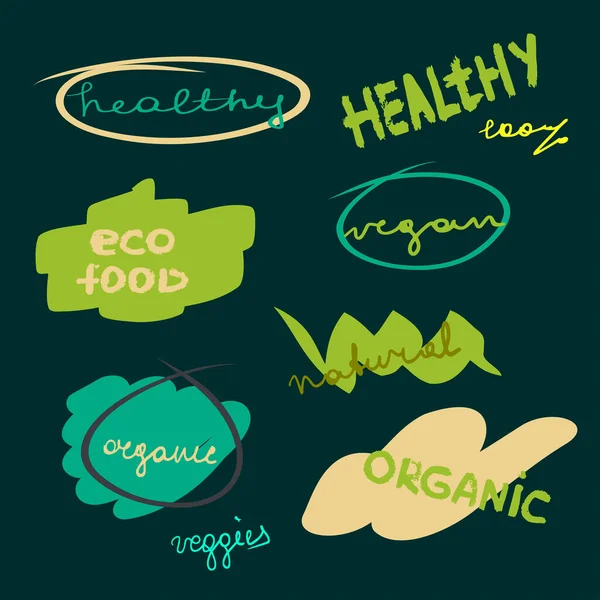 Gri arkaplanda organik vektör çizimi. Sağlıklı yaşam sticker 'ları. Farklı şekillerde yeşil başlıklar. Sağlıklı gıda, vegan, organik, ekolojik gıda, doğal,% 100 doğal, sebzeler..