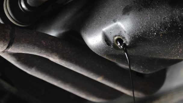 Old Oil Drained Car Engine Car Maintenance Garage Drain Engine — Stock Video