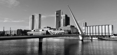 Puerto Madero B/W