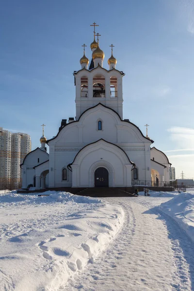 モスクワのミティノにあるコンスタンティンとヘレナの正教会 — ストック写真