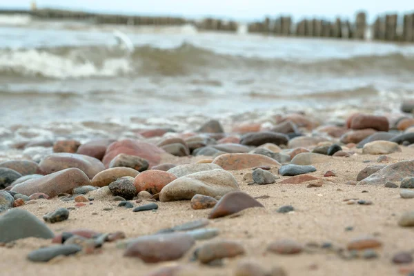 Zee Golven Wimpen Lijn Impact Rots Het Strand Prachtig Uitzicht — Stockfoto