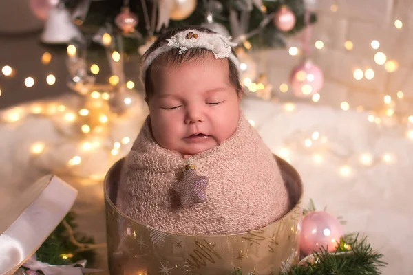 Newborn Baby Background Christmas Christmas Trees Garlands — ストック写真