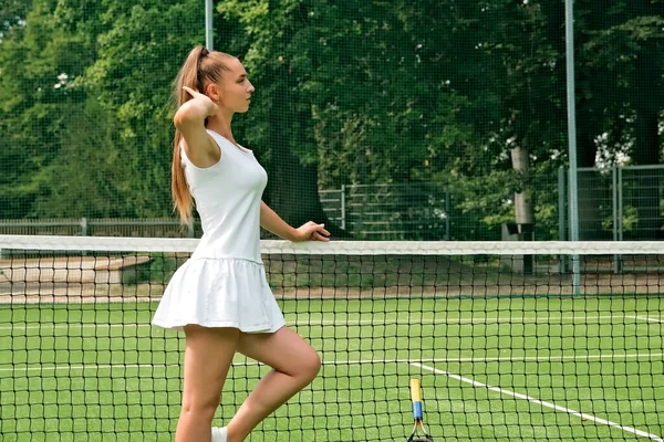 Girl White Sports Dress Tennis Court Tennis Court Racket — Foto de Stock