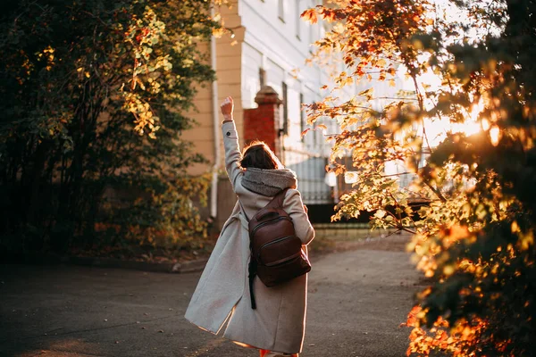 Smiling Young Brunette Girl Beige Coat Beige Scarf Large Brown — стоковое фото