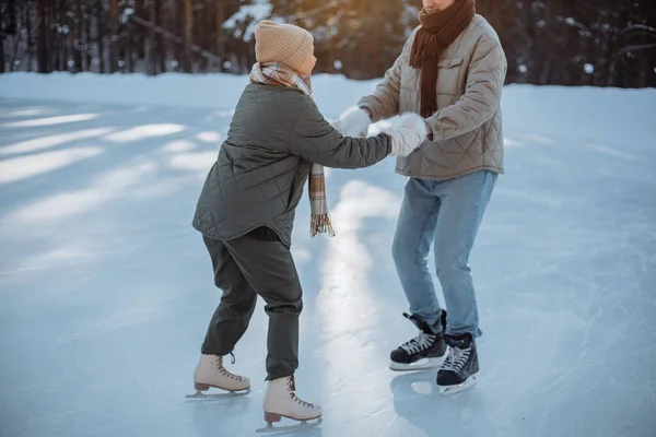Couple Love Skates Holding Hands Skating Rink Outdoors Park Winter — Stock Photo, Image