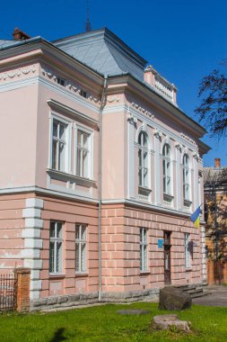 Drohobych 'taki inanılmaz tarihi konut binası. Ukrayna 