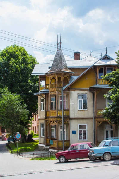 Niesamowity Zabytkowy Budynek Mieszkalny Truskawiec Ukraina — Zdjęcie stockowe