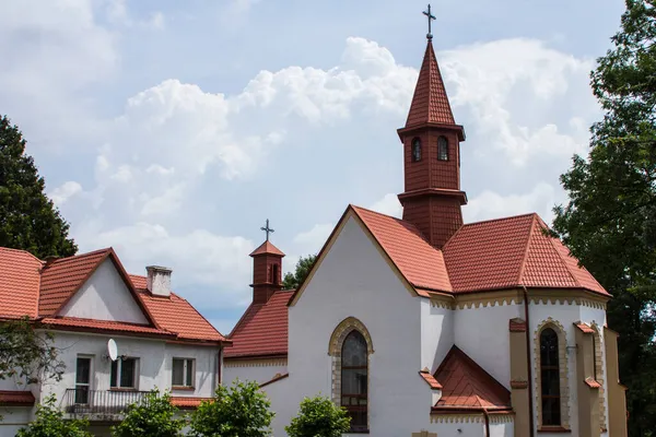 Widok Kościoła Wniebowzięcia Najświętszej Maryi Panny Truskawiec Ukraina Widok Kościół — Zdjęcie stockowe