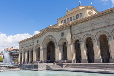 Erivan 'daki Devrim Meydanı' nın merkez meydanına Ulusal Tarih Müzesi inşa edildi. Ermenistan 