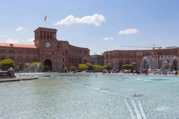 Regeringsgebouw Het Centrale Plein Van Stad Revolutieplein Jerevan Armenië — Stockfoto