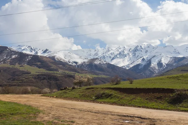 Άποψη Των Βουνών Κοντά Στη Μονή Tatev Την Άνοιξη Αρμενία — Φωτογραφία Αρχείου