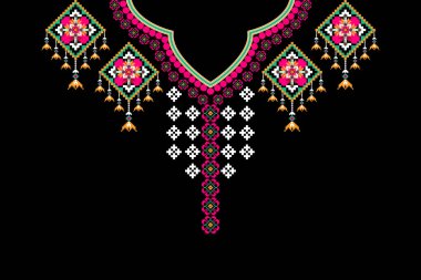 Güzel Hint kabilesi kolye deseni geleneksel siyah arka plan. Nakış, soyut, vektör çizimi. Doku, kumaş, giysi, moda kadınları için tasarım..