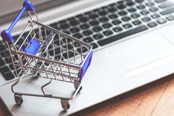 Cart Laptop Keyboard Background Concept Shopping Online Growth Rate Internet — Fotografia de Stock