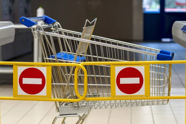 Carro Tienda Señal Stop Concepto Prohibición Fin Del Comercio Tiendas — Foto de Stock