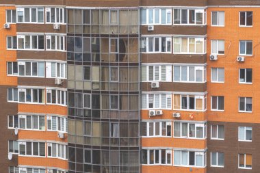 Konut binası. Yüksek bir binanın inşaatı. Konut inşaatı kavramı. Modern Daire Evi