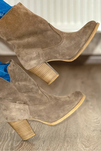 Gros Plan Bottes Daim Pour Femmes Chaussures Marron Pour Femmes — Photo