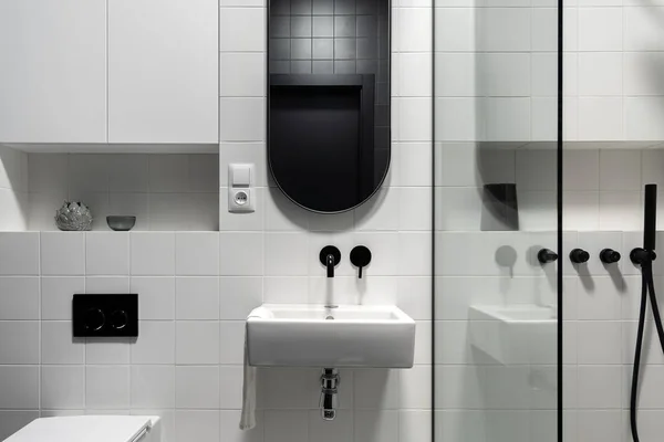 Simple Modern Black White Bathroom Shower Glass Wall Oval Mirror — Stock Photo, Image