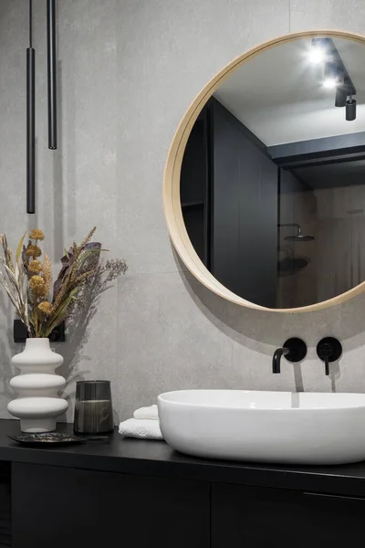 Elegant Bathroom Big Mirror Washbasin Black Tap Decorations Black Chest —  Fotos de Stock