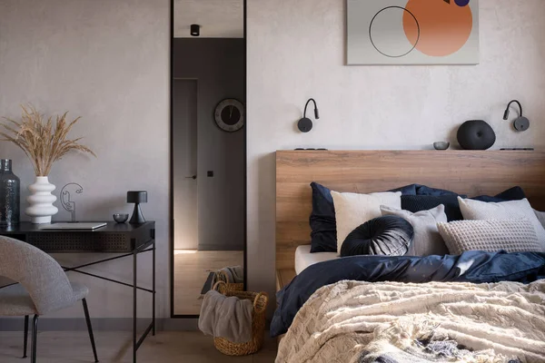 Comfortable Bedroom Decorated Desk Next Bed Stylish Bedclothes — Zdjęcie stockowe