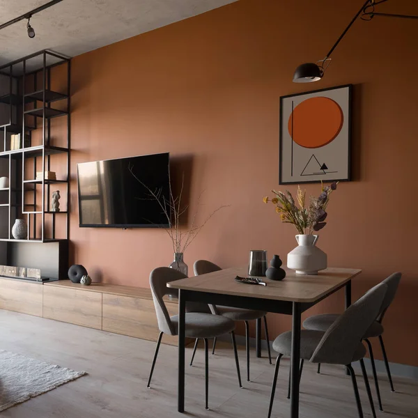 Modern Dining Room Decorated Table Gray Chairs Orange Wall — Zdjęcie stockowe