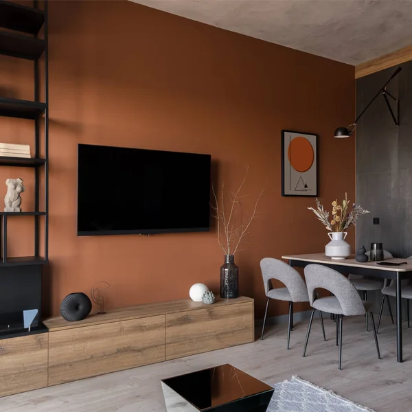 Stylish Living Room Big Modern Orange Wall Decorated Dining Table — Zdjęcie stockowe