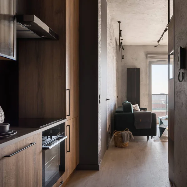 Small Kitchen Wooden Furniture Corridor Open Living Room Sofa — Zdjęcie stockowe