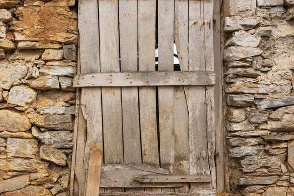 Wooden Door Open Brick Wall — Stock Photo, Image