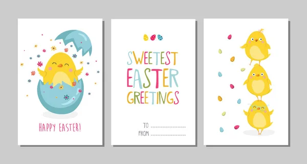 Conjunto de tarjetas de Pascua con lindo diseño de dibujos animados de pollo y tipo. Tarjetas de felicitación Pascua. — Vector de stock