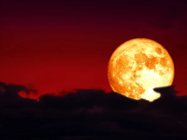 Super Luna Sangre Cosecha Completa Sobre Silueta Montón Nubes Cielo — Foto de Stock