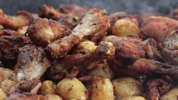 Roasted Meat Fire Fried Chicken Fried Potatoes Deliciously Prepared Dish — Video Stock