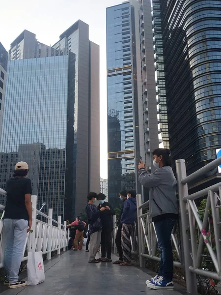 Latar Belakang Abstrak Bangunan Dan Jembatan Ditengah Kota — Fotografia de Stock