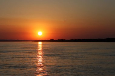 Denizde gün batımı